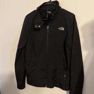 The North Face Women's Calentito Full Zip Black Softshell Jacket size L